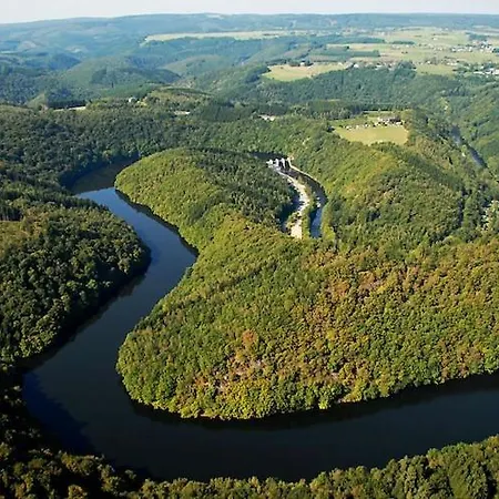 בקתה Cozy With Sauna, *