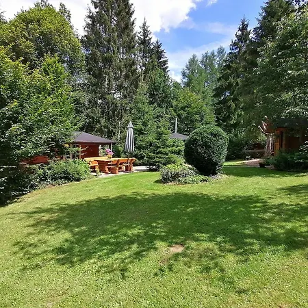 בקתה Cozy With Sauna, *